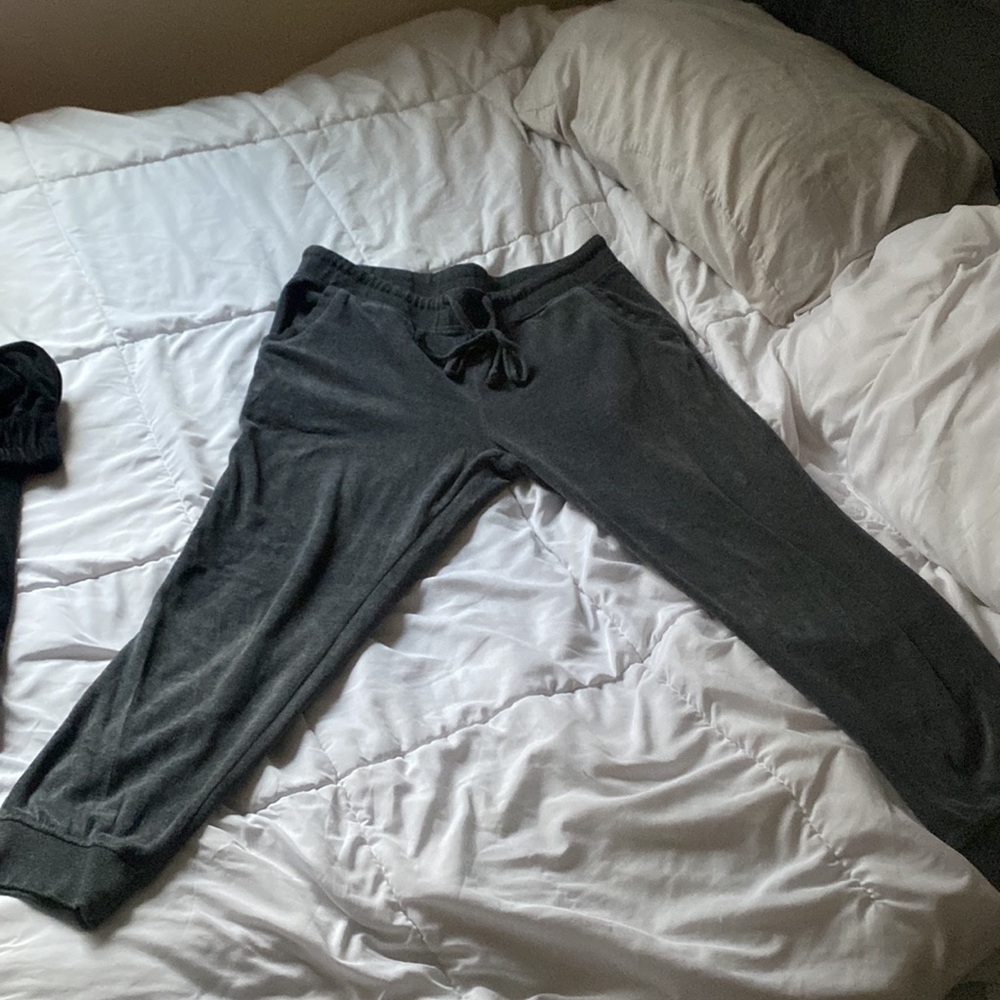 Sweatpants bundle - Picture 2 of 3